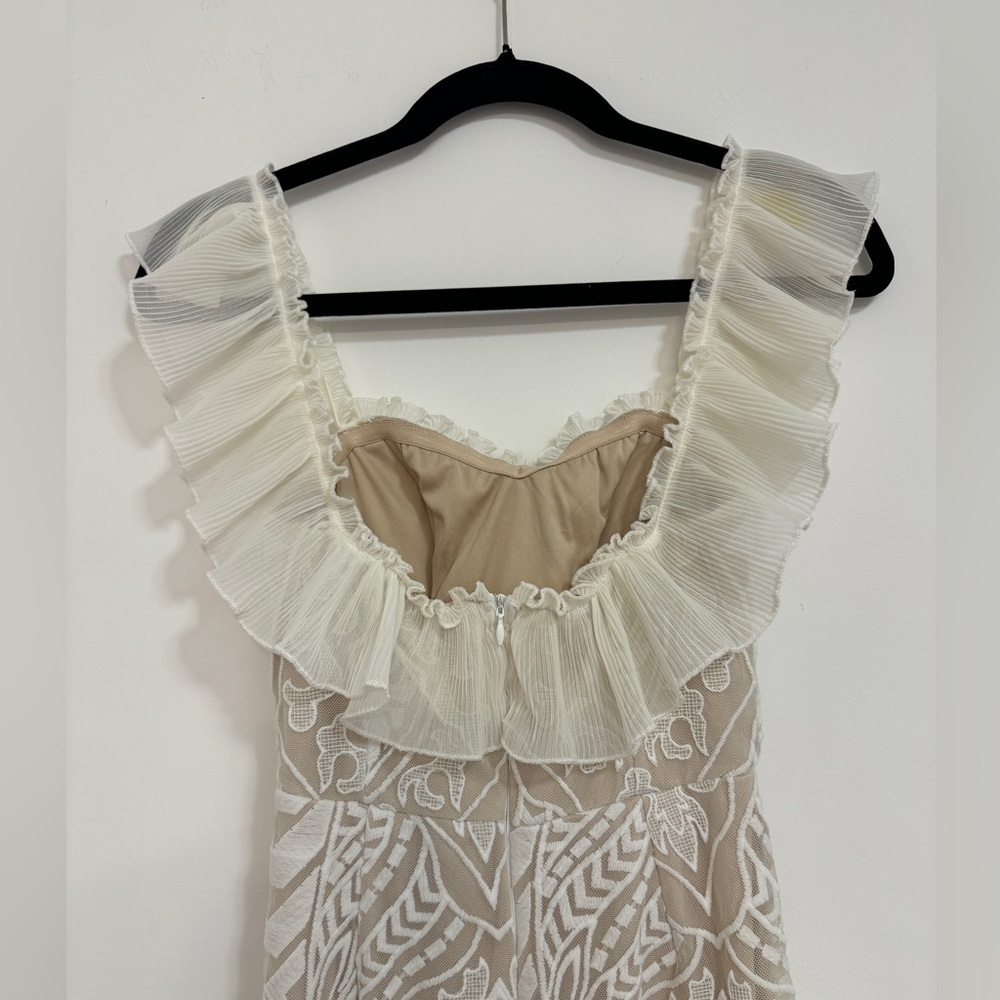 Saint and Secrets DREAMY OFF-SHOULDER HIGH-LOW HEM DRESS WHITE - Picture 7 of 13